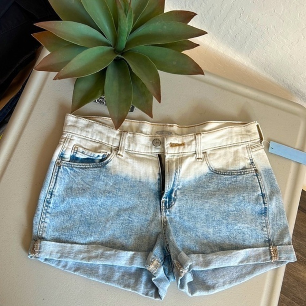 Old Navy Dip Dye Boyfriend Denim roll Up Jean shorts